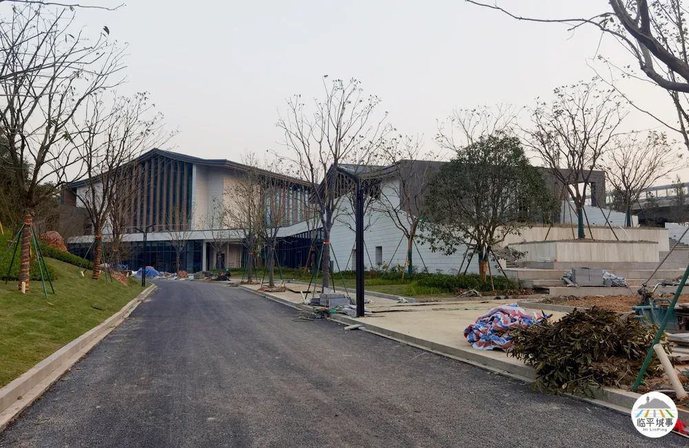 临平体育馆改扩建有篮球场吗,体育公园篮球场施工