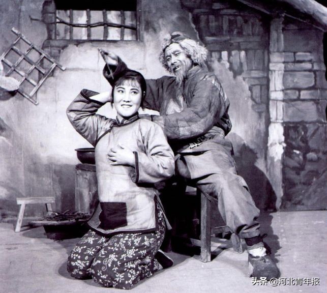 86岁郭兰英的一跪，让人掉泪！这一切源自周总理对她说的“传下去”