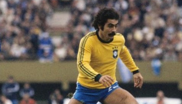 巴西十大足球球星,巴西10号贝利济科