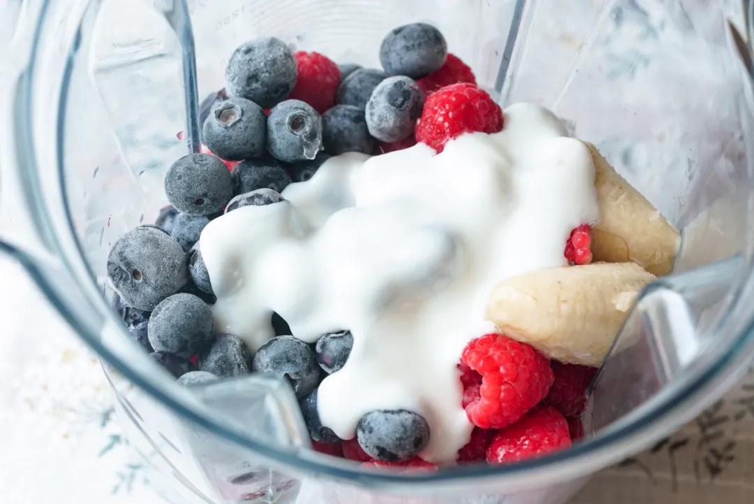 不加酸奶不加淡奶油的水果冰淇淋,不加牛奶只加奶油的原味冰淇淋