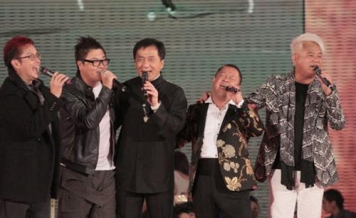 曾志伟妻子去世，引出一段港片江湖父子隐秘往事