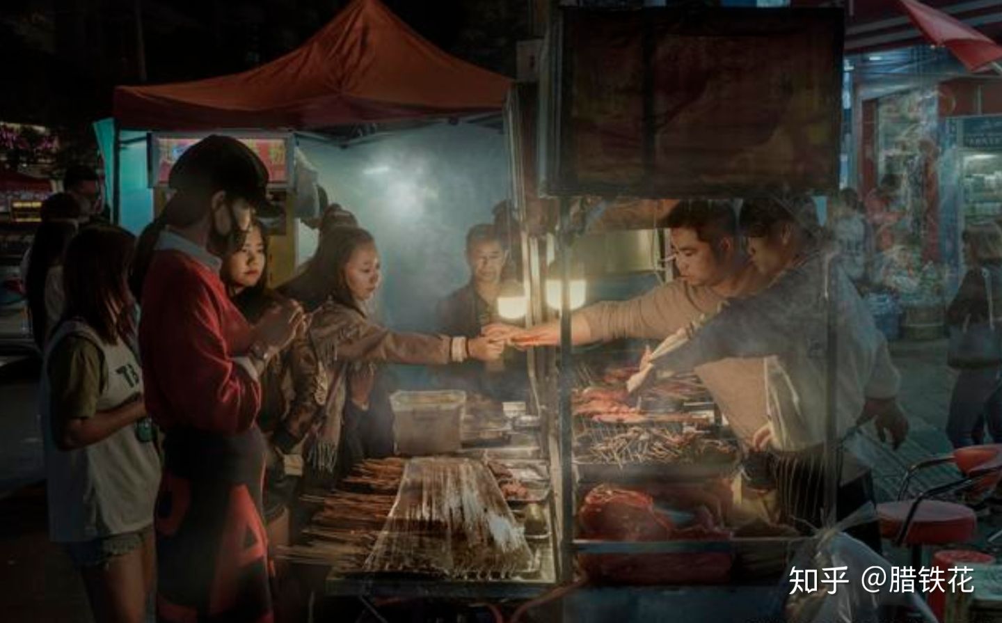 新手摆地摊有哪些不可忽视的诀窍,摆地摊新手必学技巧方法