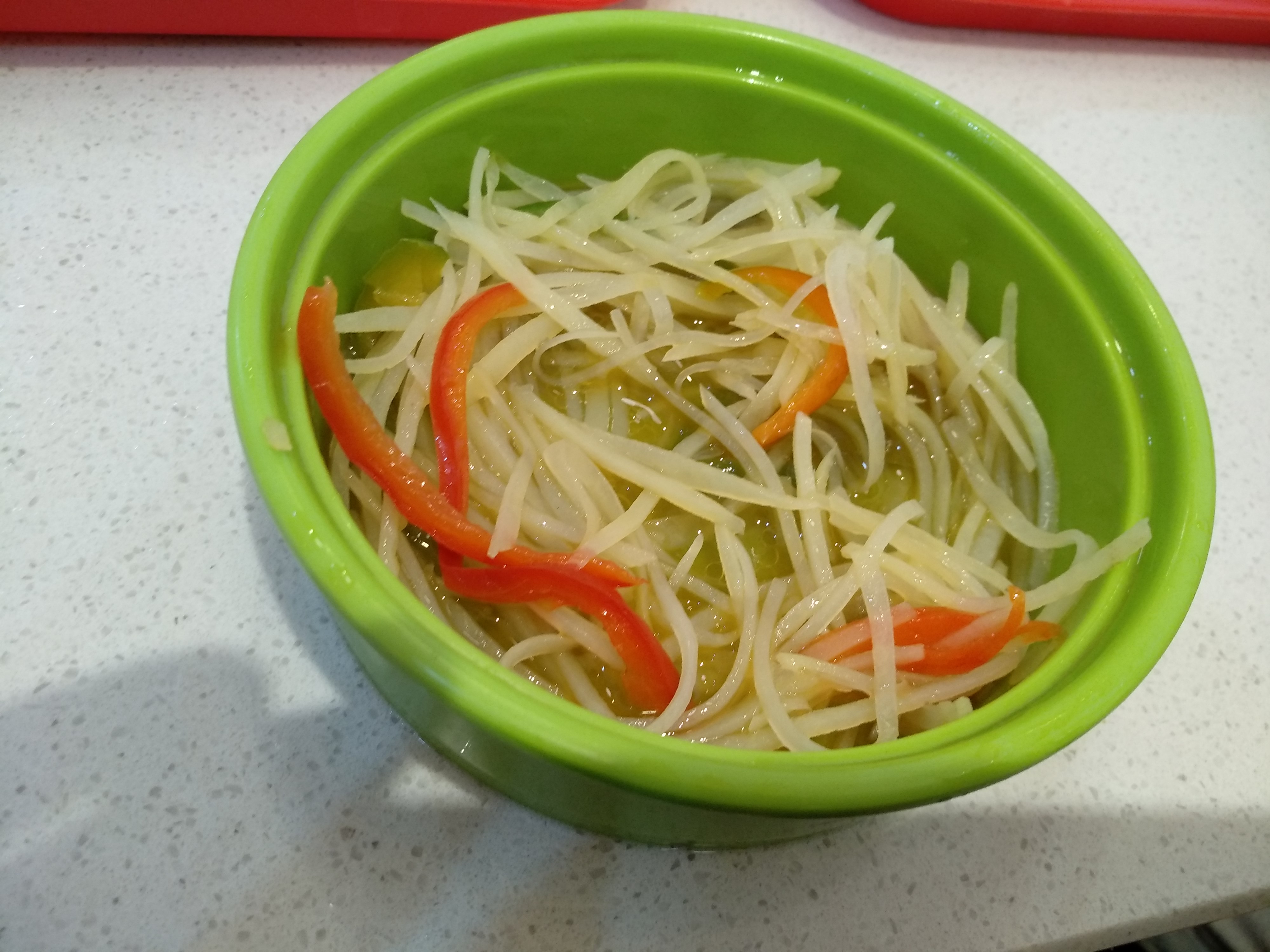 禄丰日记：中午不想做饭，花43元在愉筷吃了一餐