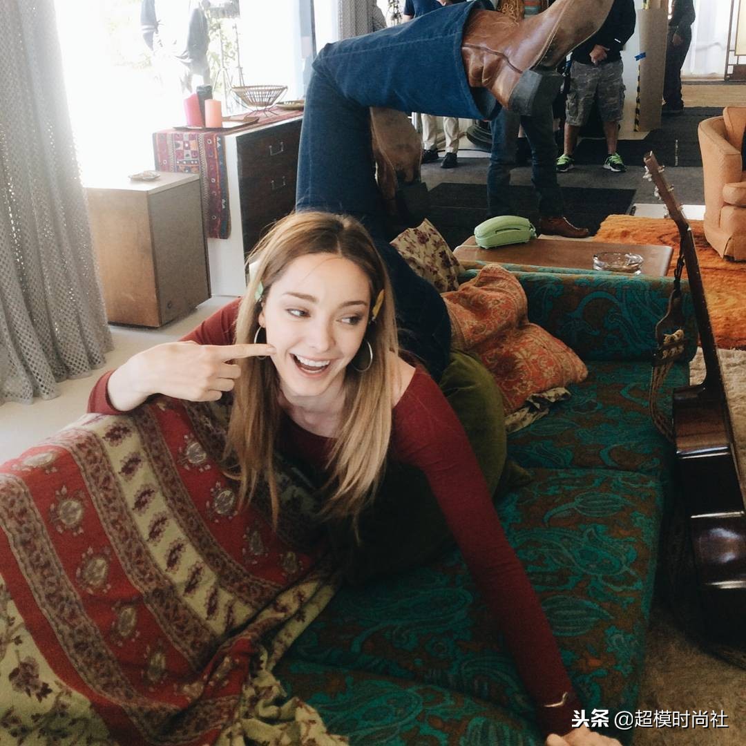 美人不做“花瓶”？她会芭蕾提琴走秀演戏，还是门萨高智商会员