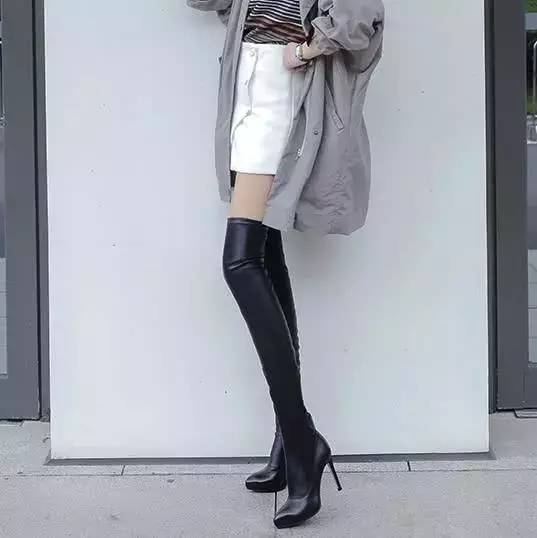 不是我炫耀，下图的过膝长靴！给我十双雪地靴都不换，高贵又迷人