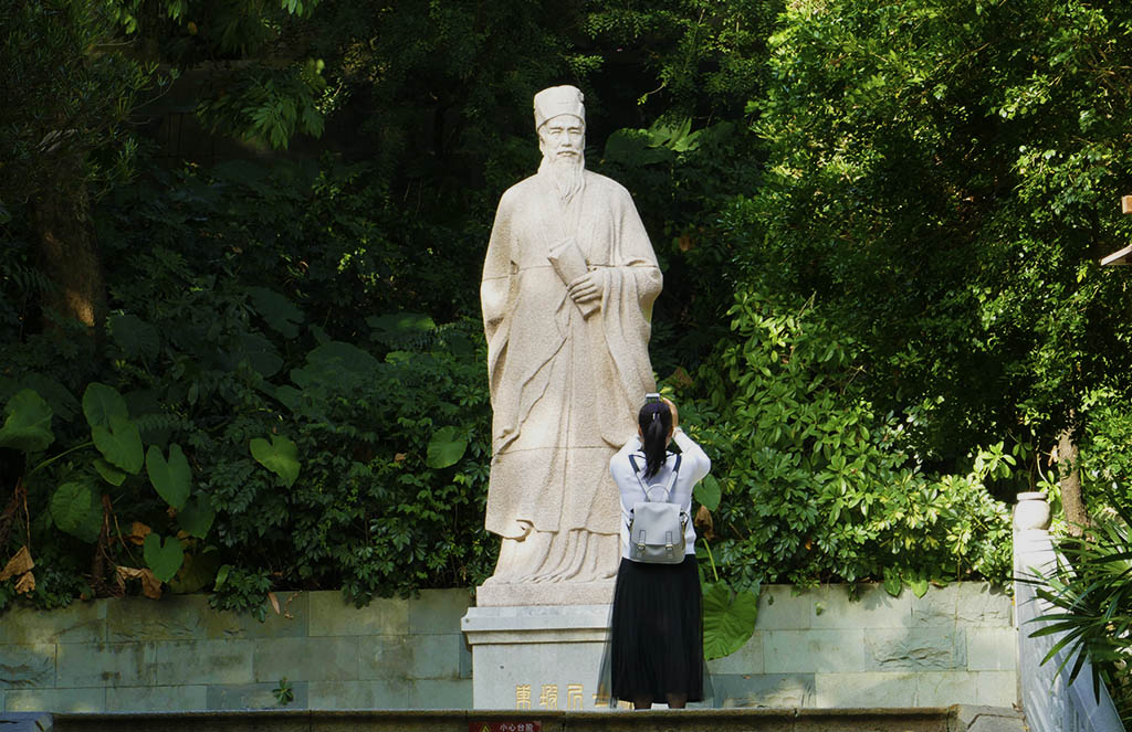 惠州西湖苏东坡小妾墓,惠州西湖和苏东坡有什么关系