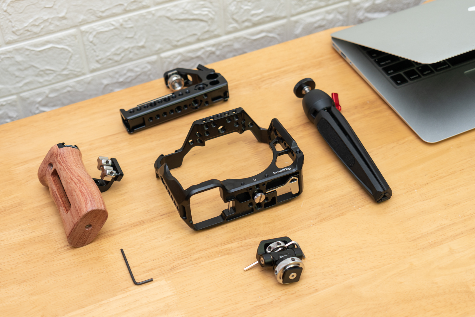 斯莫格相机兔笼上手体验,相机加兔笼需要必备的配件