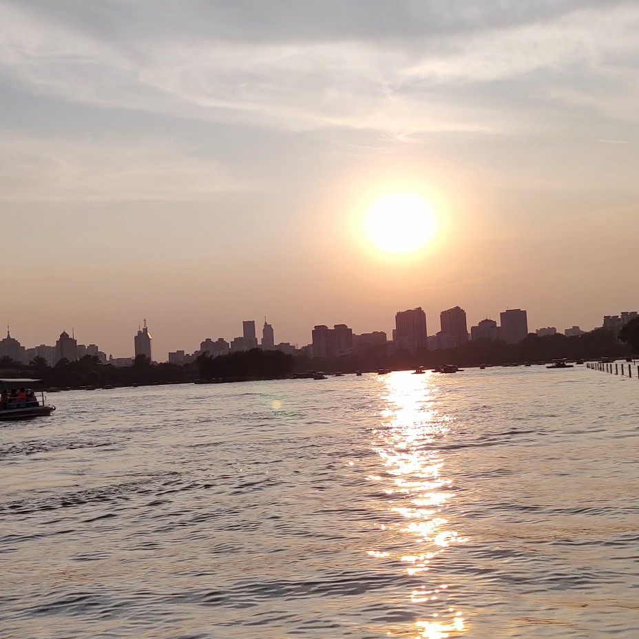 生在民谣里的清白热烈【歌词小摘】