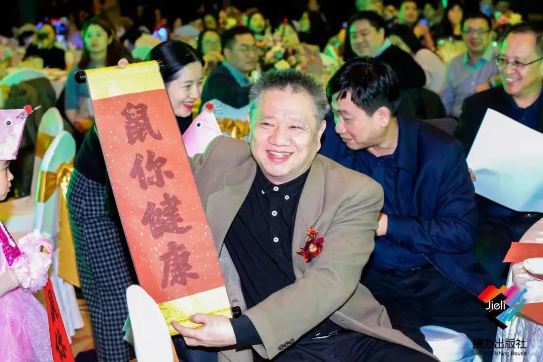 鎰熸仼鏈変綘鎵竼璧疯埅鍏卞垱杈夌厡,鎰熸仼鏈変綘鎼烘墜鍓嶈鍏卞垱杈夌厡