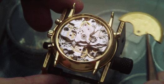 比古天乐和刘德华还拼命，64岁的任达华究竟图什么？