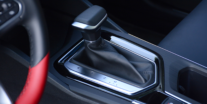 吉利帝豪gl1.4tcvt深度试驾视频,2018款吉利帝豪s全景