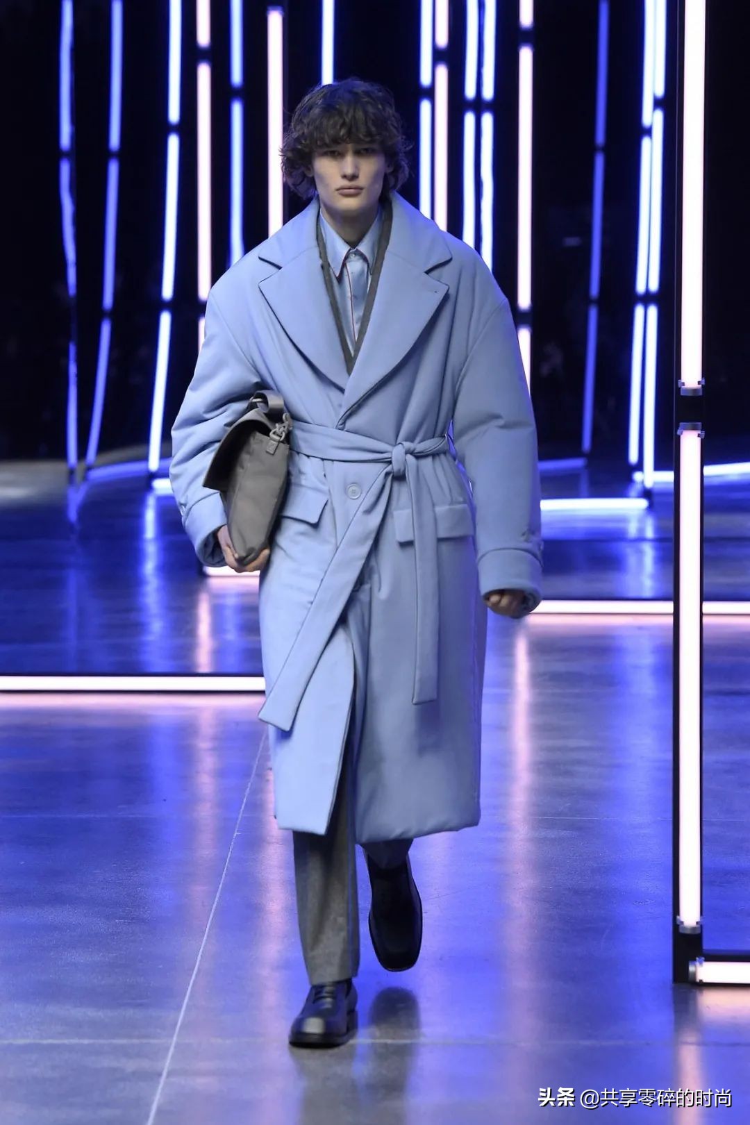 fendi芬迪2023年春夏男装时装秀,最潮流fendi2020秋冬系列时装