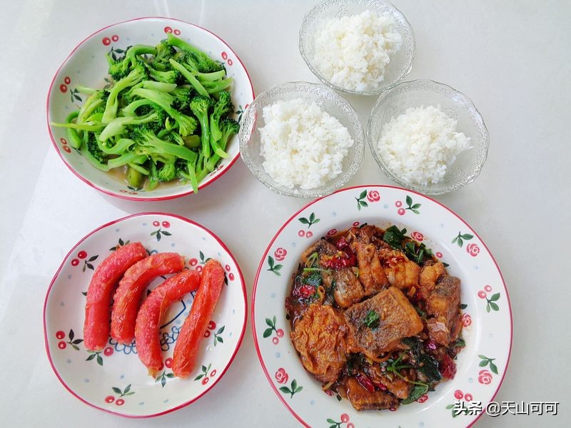 防秋燥周末三餐，凉皮配酱烧鱼，在家做，就是吃得舒服又省钱