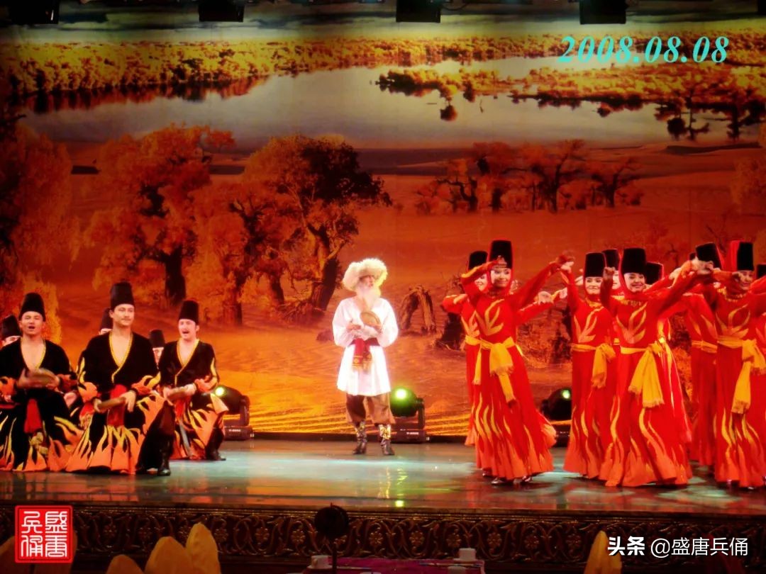 乌鲁木齐二道桥大巴扎民族风情,乌市二道桥国际大巴扎开街仪式