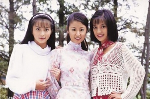 当年演小燕子的赵薇近况如何,她是赵薇