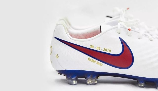 伊涅斯塔代言的足球,伊涅斯塔代言西班牙品牌