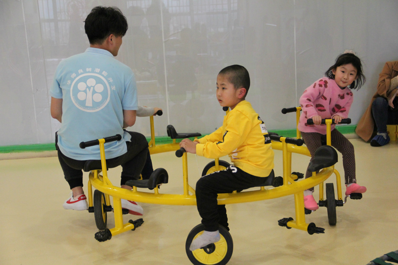 幼儿园加盟好还是自己开,幼教项目加盟哪家好一点