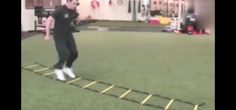 如何提高脚步速度和灵活性,如何练习突破速度