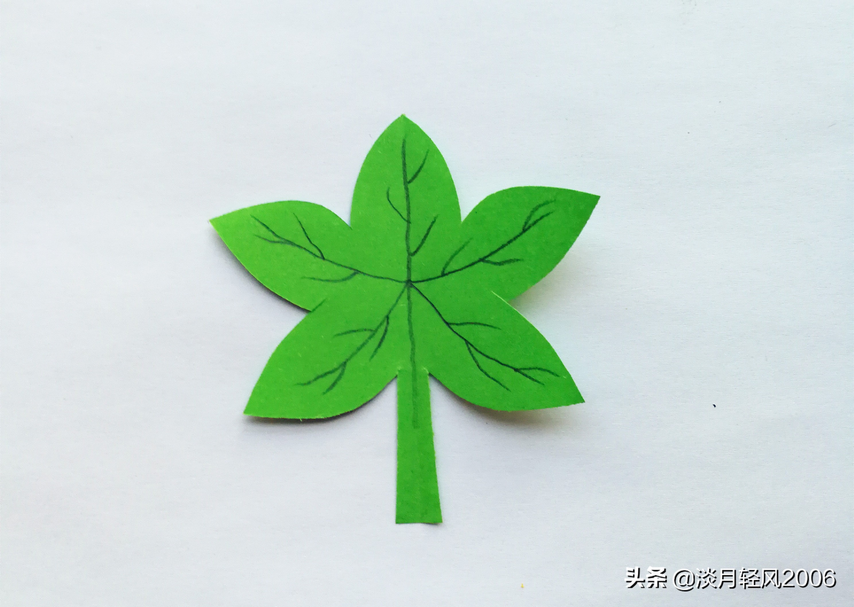 叶子的简单剪法手工制作,剪叶子手工教程简单的