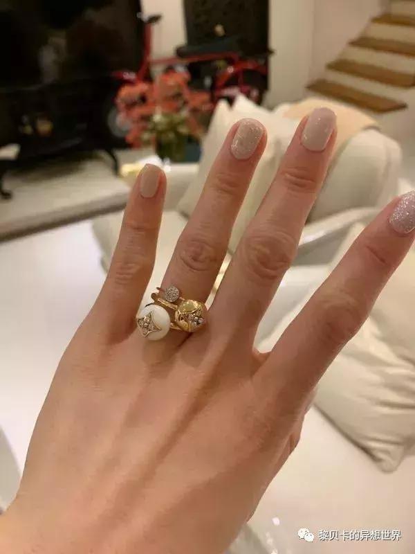 这些东西买的时候肉痛却天天用，她们说值了