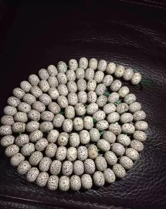 手串发霉了不用扔，只需这样处理一下