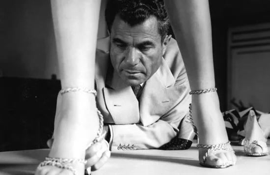 玛丽莲梦露和奥黛丽赫本的感情史,玛丽莲梦露是奥黛丽赫本吗