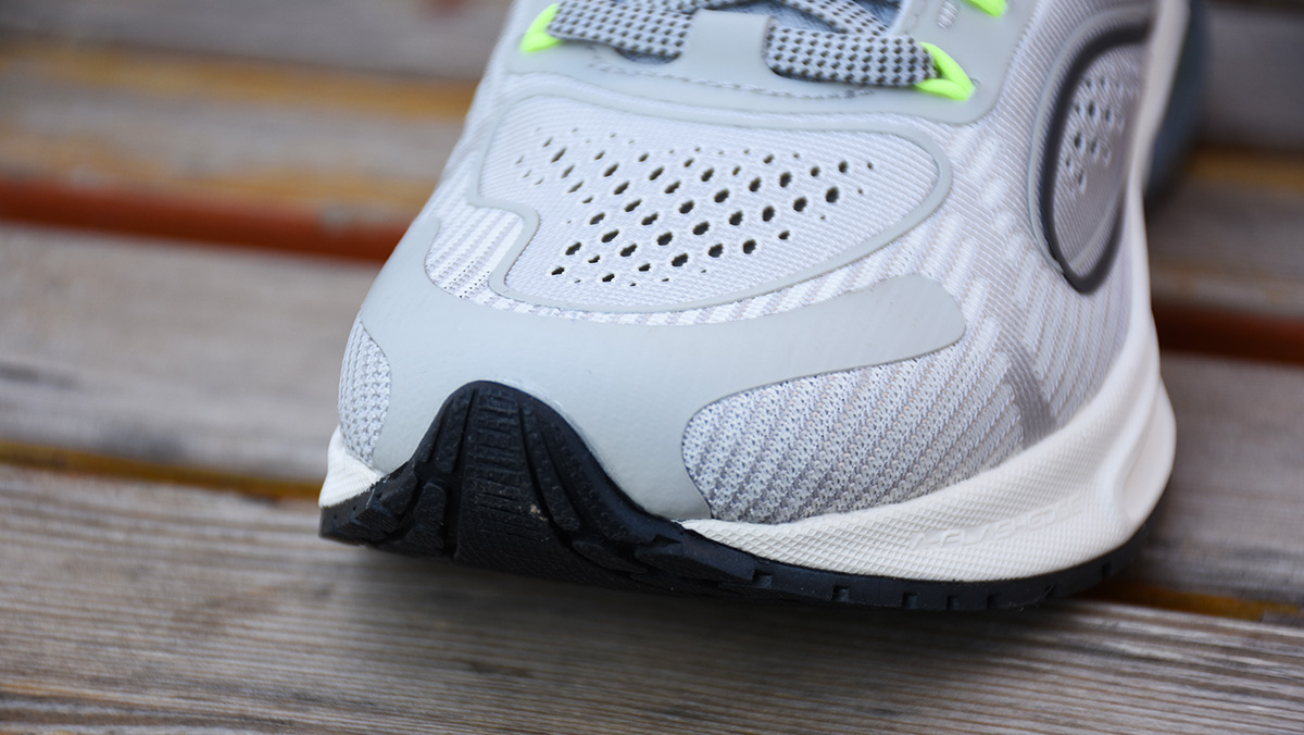 黑科技跑鞋,安踏缓震跑鞋测评