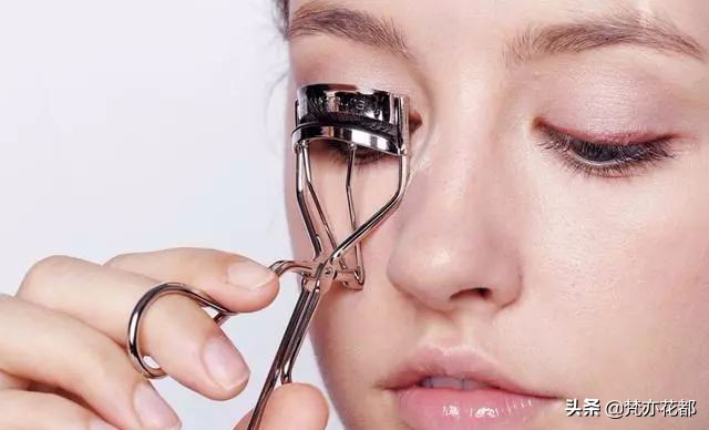 睫毛膏老是有苍蝇腿,睫毛膏苍蝇腿怎么处理