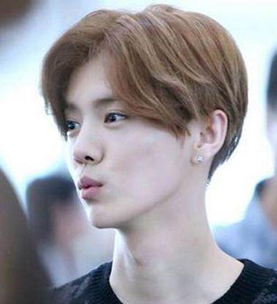 干净帅气阳光大男孩发型,阳光男孩帅气发型