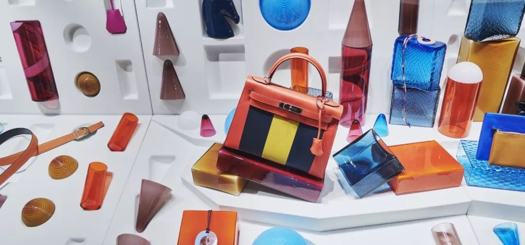 爱马仕橱窗展示设计手绘图,爱马仕2023橱窗设计最新款