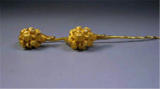 腰若流纨素耳著明月珰读音,腰若流纨素耳著明月珰指如削葱根