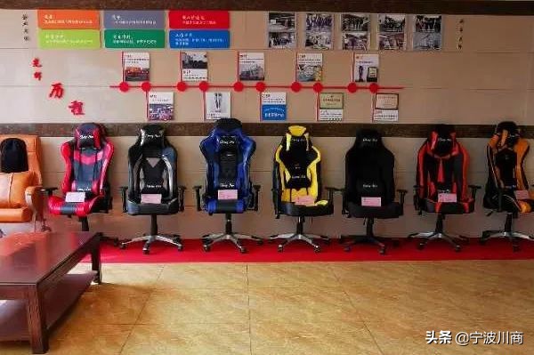 骏马飞驰辽阔的大草原,骏马飞驰辽阔草原