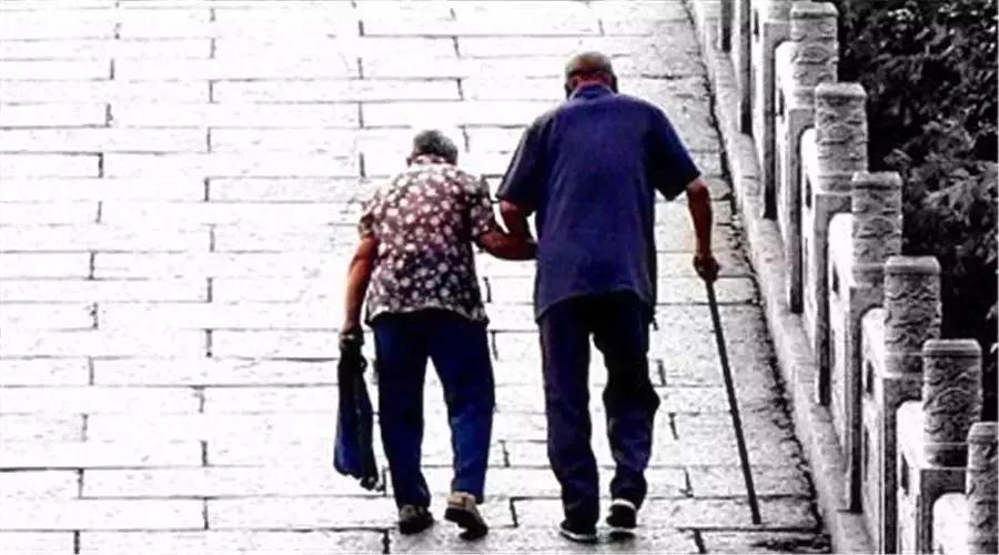 对人和颜悦色是最难得的教养,对家人和颜悦色是最高的教养