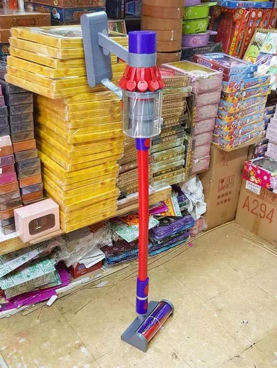 香港阴间设计师：为黄家驹订做电吉他，为张国荣粉丝订做咖啡厅..