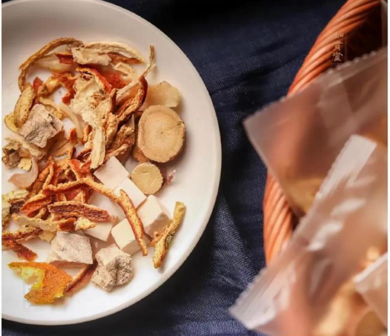 腰酸背痛怕冷尿多是不是肾阳虚,尿频腰酸后背发热是肾阴虚表现吗