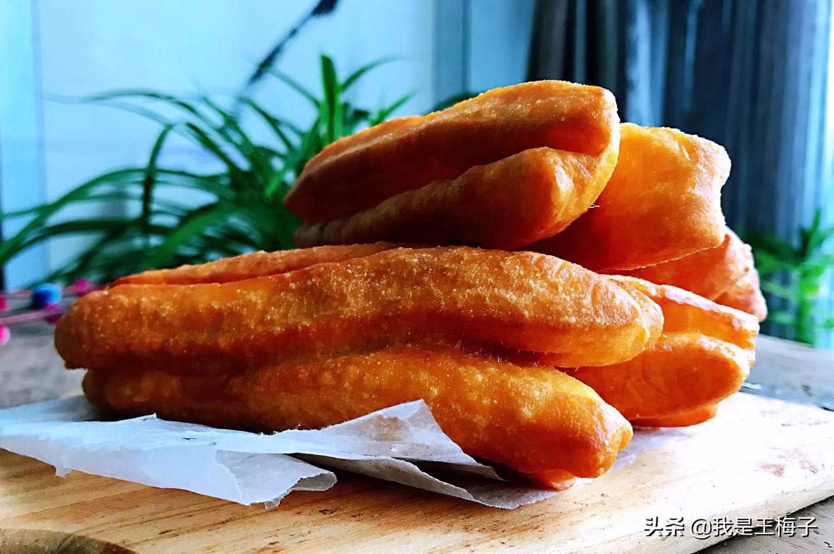 油条蓬松剂炸油条的方法,蓬松酥脆的油条都用什么配方