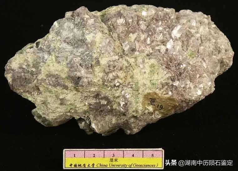 月球陨石与地球矿石的区别,月球陨石和矿石有什么区别