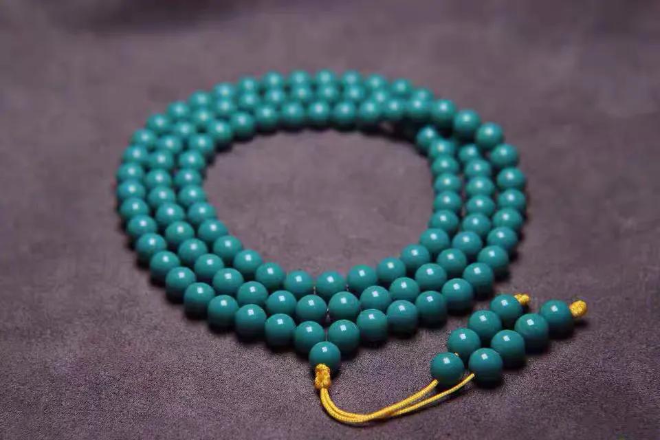 什么材质手串值得盘玩,皮灰木手串值得盘玩吗