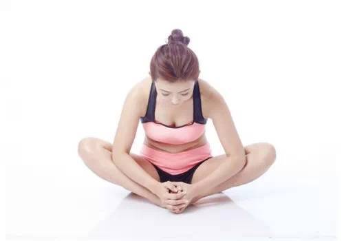 为什么腿控制不住的发抖,改善腿型有效不费劲简单方法