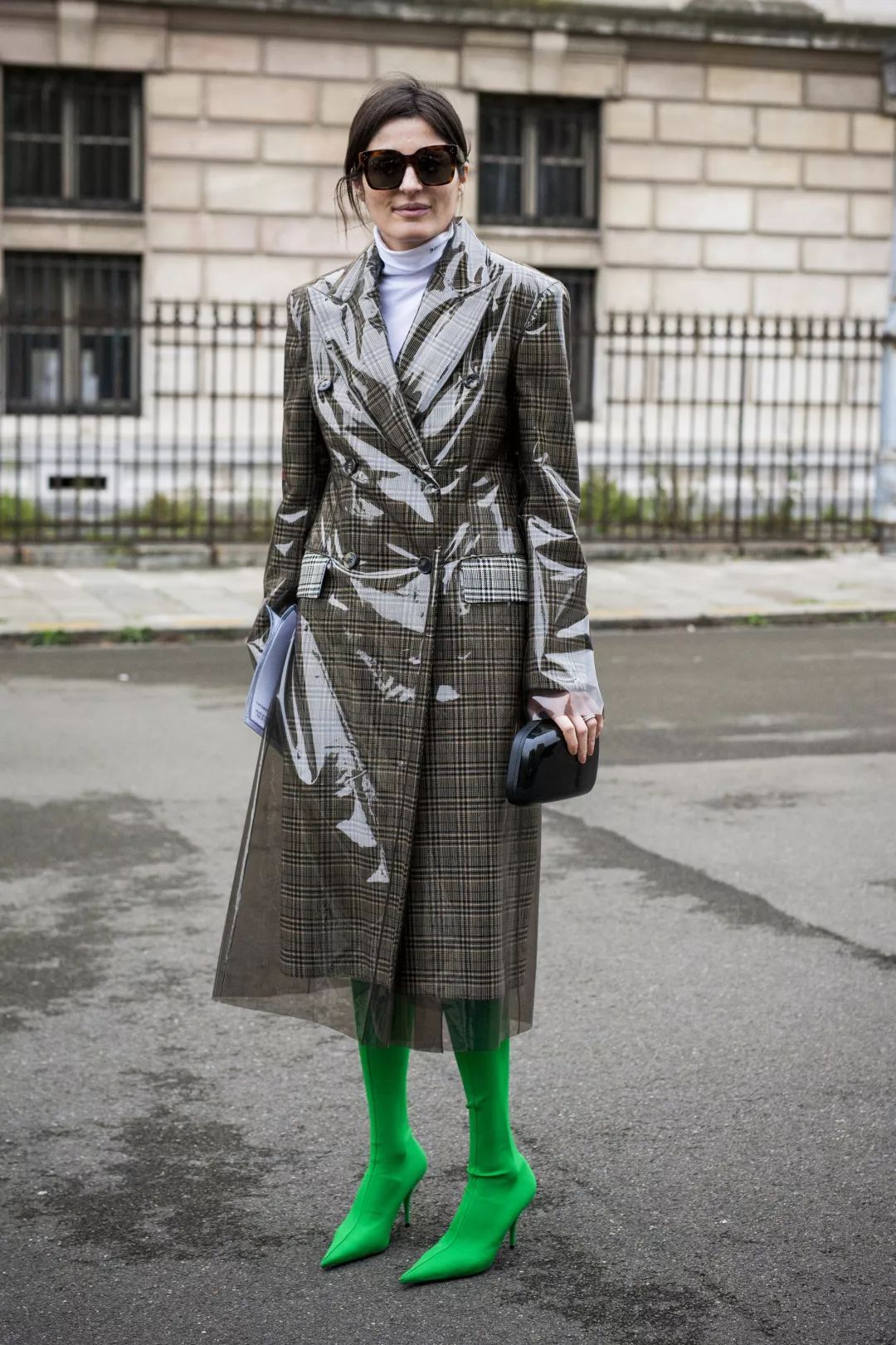 做塑料衣服的小女生,用塑料做女生手工