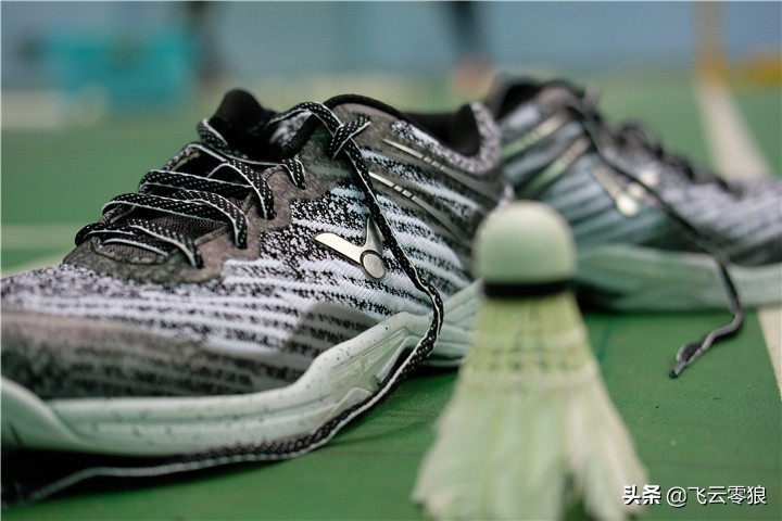 飞云a922评测,羽毛球鞋排行榜前十名中羽