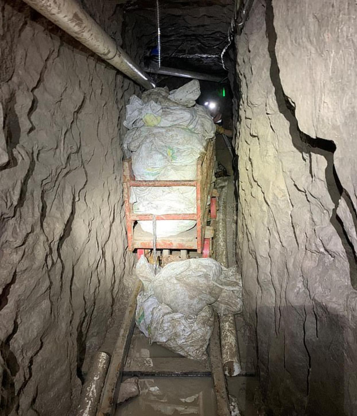 跨美墨边境最长*品毒***私走**隧道暴露，在地下20米处，配套设施齐全