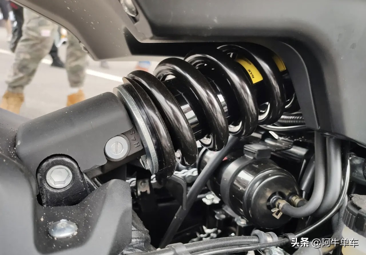 55800的幼狮800、45800的clx700，是什么能差10000块？