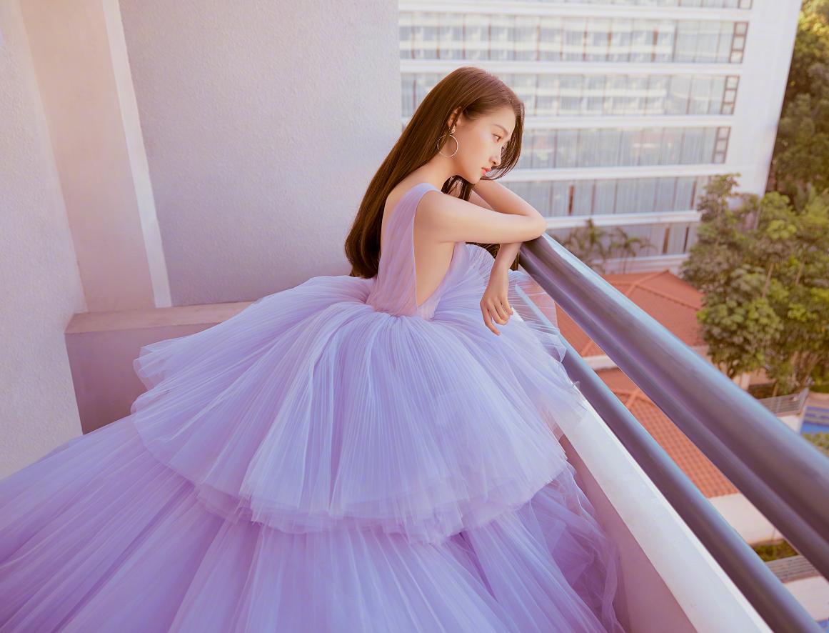 关晓彤九头身完整视频,关晓彤运动风搭配