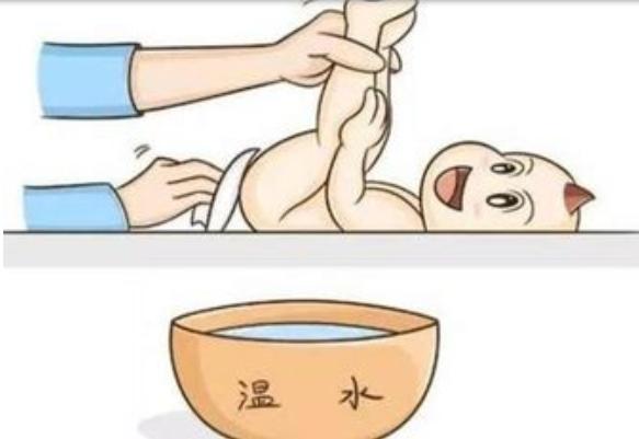 经常用湿纸巾给宝宝擦手好,宝宝每天都要用的纸巾