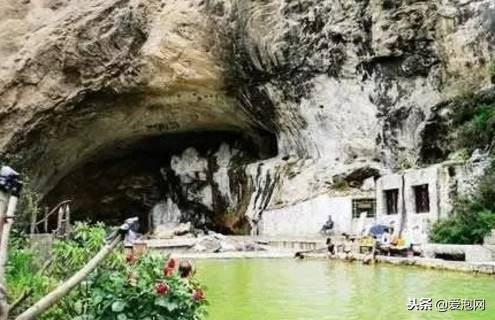 云南十大最美温泉，不但美食众多，美女也如云，带你泡遍全云南！