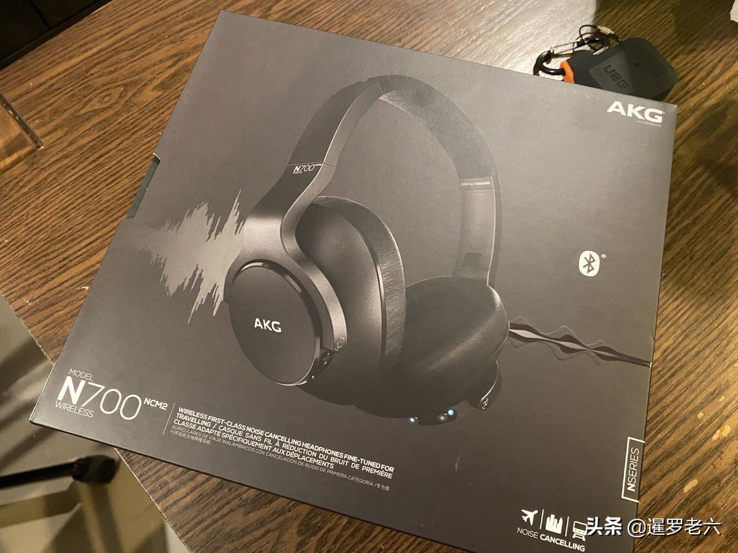 在曼谷逛商场，竟然还能捡到漏？AKG降噪耳机，比国内便宜太多