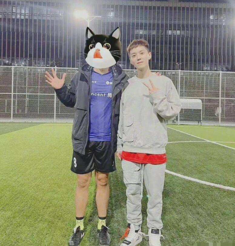 鹿晗剪头发后变短发,鹿晗剪发的样子