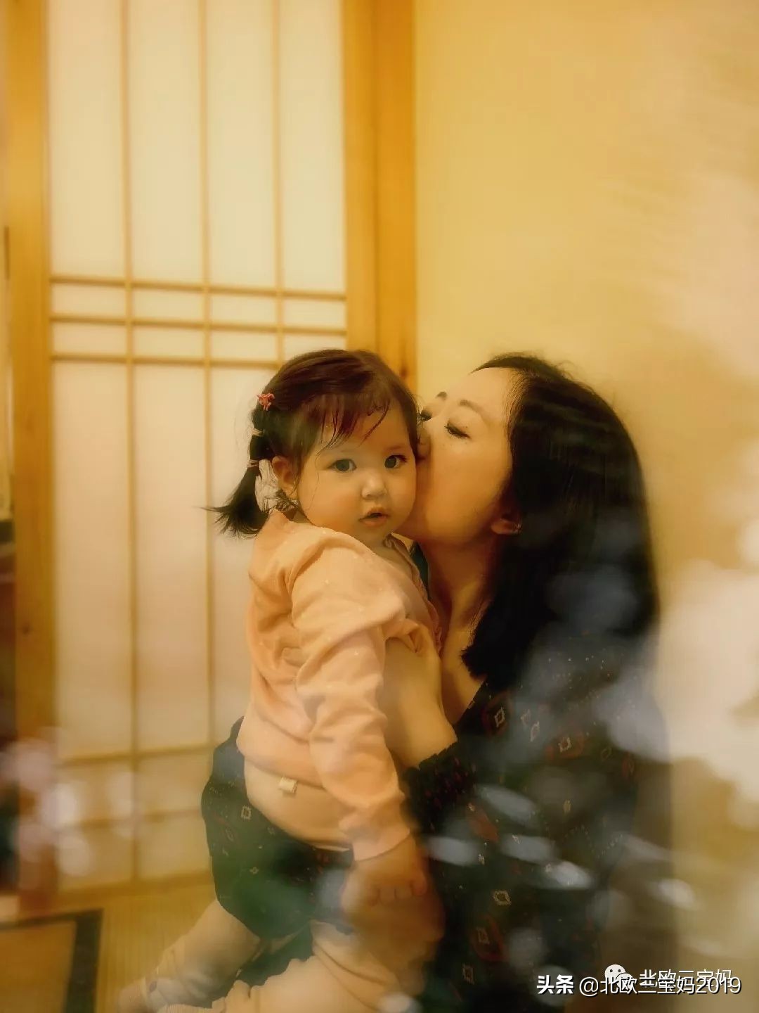 妮妮同款公主发型,最简单好学的三岁妮妮发型