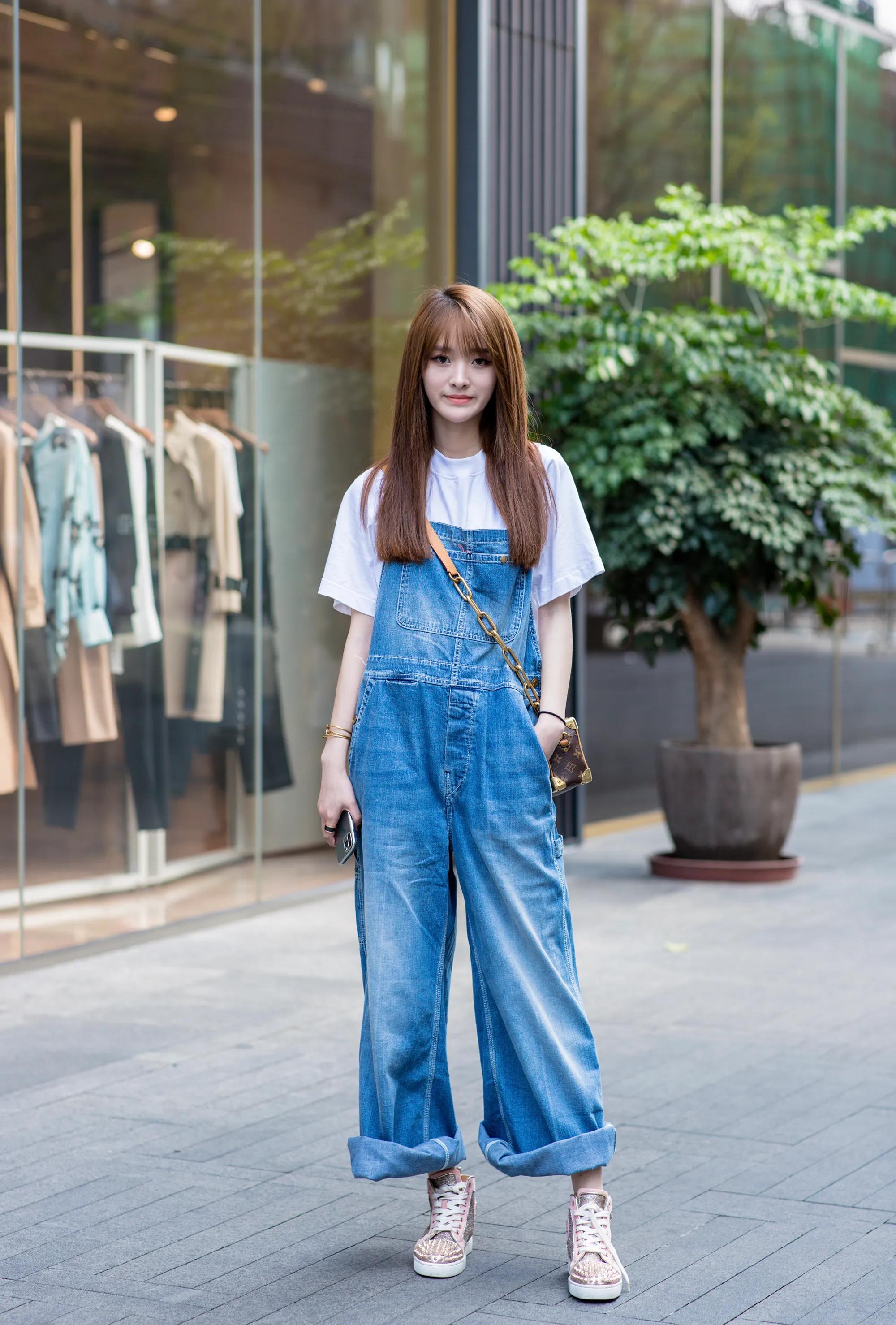 lv软盒子包穿搭,街拍lv新款包